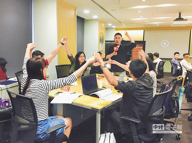 35�q���ִ�ࣨվ���ߣ��c������������ڹ�ͬ���I