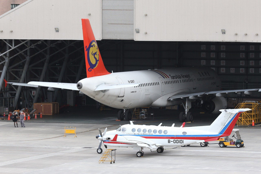 ���֏��d������ �_���A�����L�s���՟o��Ը