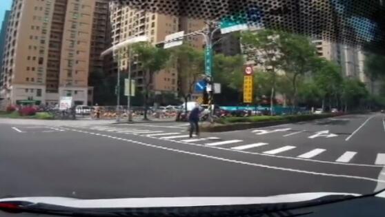 ·�ˡ��]��+90�ȾϹ��� Ů�{�ֱ�����Єӵ�ʹ�����顣