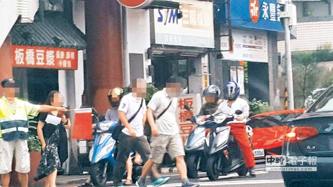 �I����Ӕ�ǧ�f �ֵܶ��˚��̷�ʬ9Ѯ����