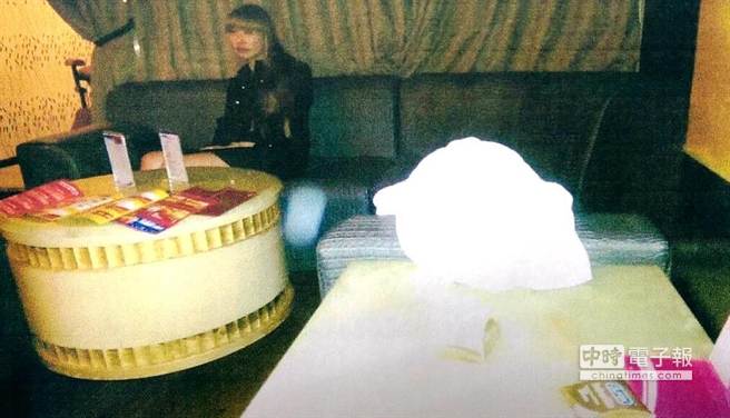 45�q��Ů���g���Ԯ�18�q�ο͵ċ����_�����ο��@�����ҵċ�ѽ����(�_ý�D)