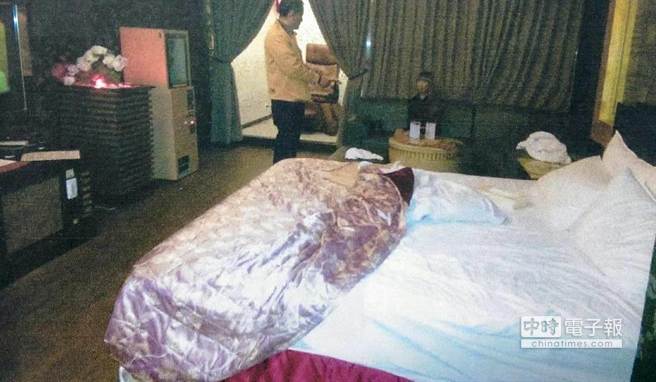 45�q��Ů���g���Ԯ�18�q�ο͵ċ���(�_ý�D)