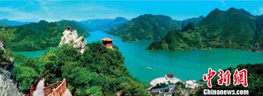 �彭����������xɽ����ʯ܎���z