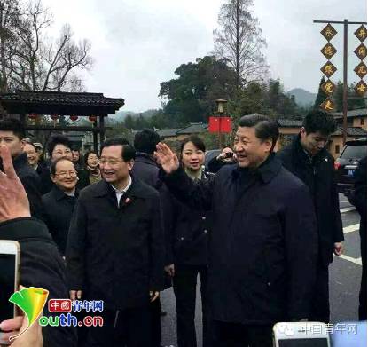 2��2�գ��Ϸ���С�ꡱ������ƽ����������ɽ��������Ⱥ����