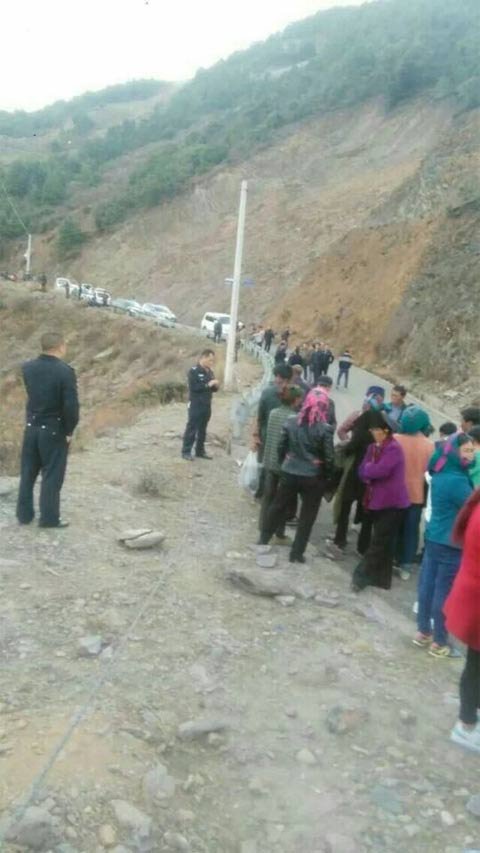 �Ĵ��ϲ�һ���܇������4��1�� 3�����ߞ�W��