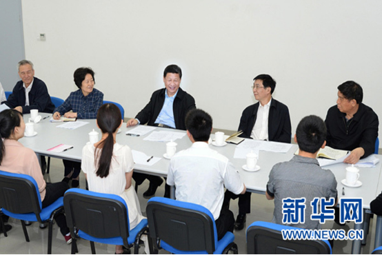 2013��5��14�գ�����ƽ����򿼲칤���r���c��W����ٴ������@����Մ�����A��ӛ�� ����z