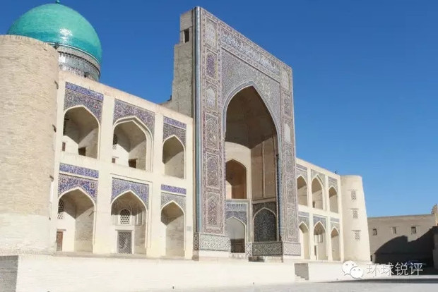 �DƬĬ�J���}