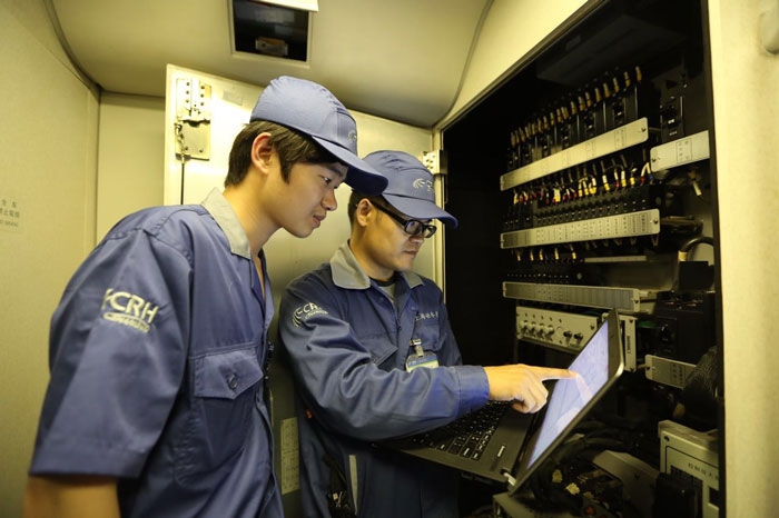 ���A �Y�ψD