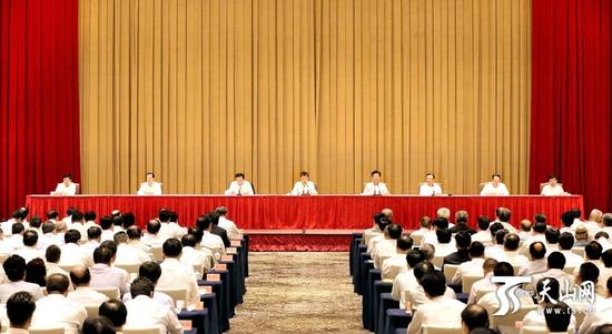 8��29�գ����΅^�ɲ����������ӛ�߱R��һ���ξ��z