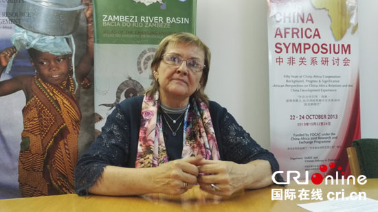 �ϲ������з��Pϵ�о������L����˹����ɭŮʿ