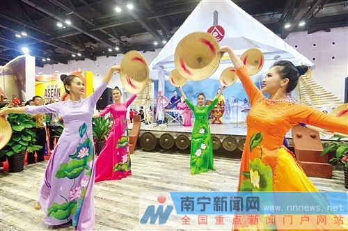 �|����������֮�ǡ�չ�^��ʽ�_�^���������Ŗ|���L