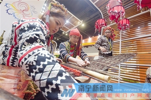 �|����������֮�ǡ�չ�^��ʽ�_�^���������Ŗ|���L