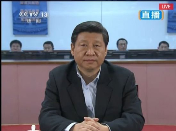 2013��12��15����(x��)��ƽ�ڱ��������w�п��������^���϶���̖�������Ѳҕ�����ĳ��񌍛r,��(x��)��ƽ�۾�������^���@ʾ���ϵ����S��ʾ�͸�헅���(sh��),�� ���U����������ĸ�헿��(�DƬ��Դ:��ҕҕ�l�؈D)