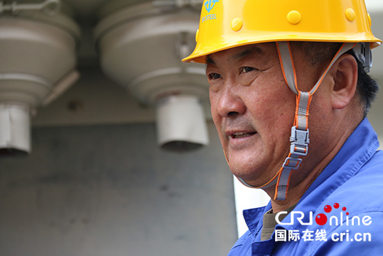 �DƬĬ�J���}