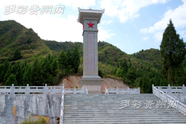 ʯ���Ϫ�tɫ���������