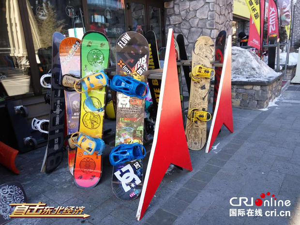 �DƬĬ�J���}