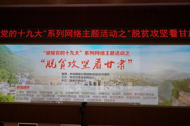 �DƬĬ�J���}