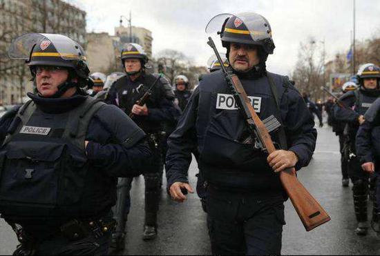 �������� �Y�ψD