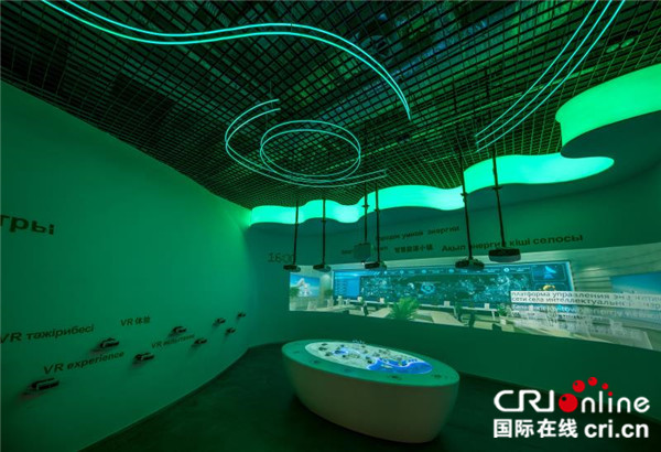 �DƬĬ�J���}