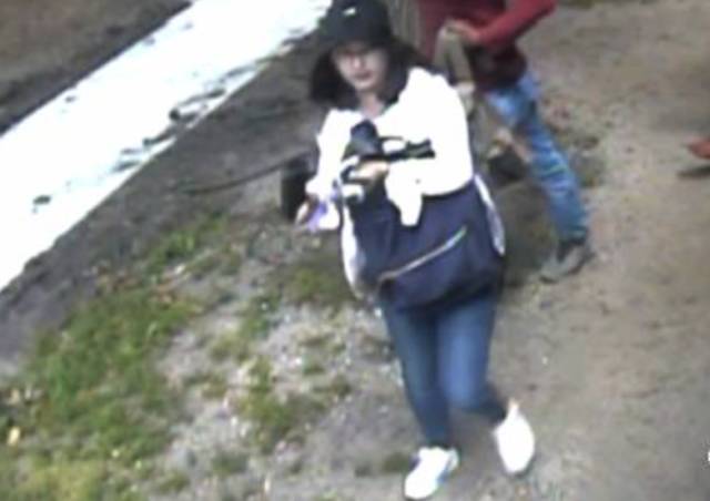  �������Z����W�����������¬��f���һ�γ��F��Ӱ���Y�ϡ�