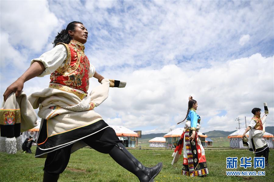 �����Aȫý�^�l�������҂���С������Q��Q��Óؚ���ԡ��D�Ļ��ӣ���7��Óؚ���ɫ