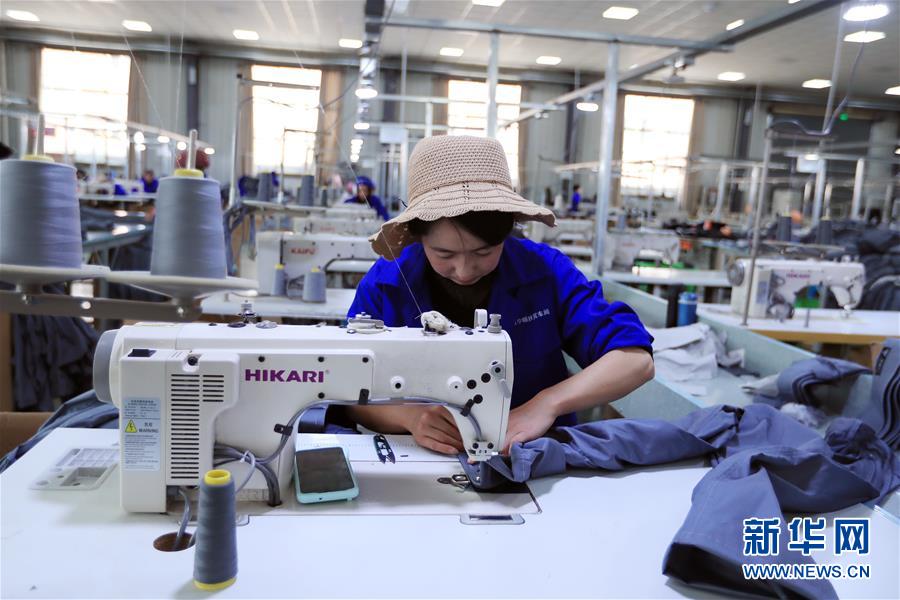 �����Aȫý�^�l�������҂���С������Q��Q��Óؚ���ԡ��D�Ļ��ӣ���16��Óؚ���ɫ