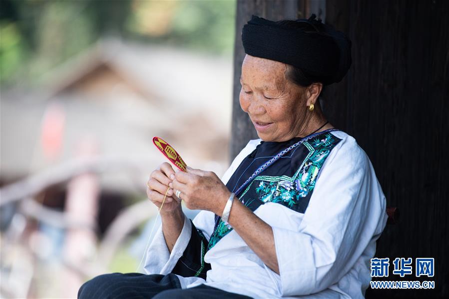 ����(x��)��ƽ��С�����¡����A�W(w��ng)���D�Ļ���(d��ng)����4����׌���������˶�����һ��(g��)�Ҹ����M�����ꡱ������(x��)��ƽ�������B(y��ng)�ϵĹ���