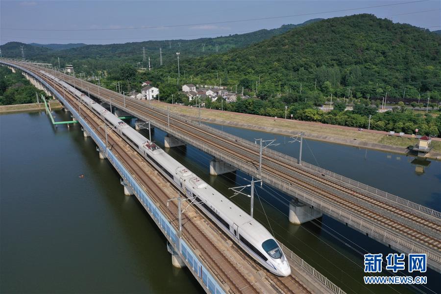 �����Aȫý�^�l���ɕ��؄e�^�졤�D�Ļ��ӣ���10���{�D���L����������ô��ƴ����������ȫ���ɕ�����ʮ���塱�D��