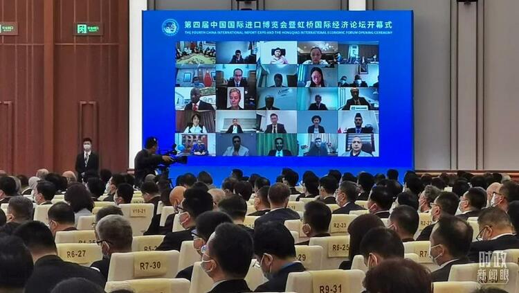 �r(sh��)������ح�ġ��傀(g��)һ���x����(x��)��ƽ���M(j��n)����(hu��)�_Ļʽ�ϵ���ּ���v