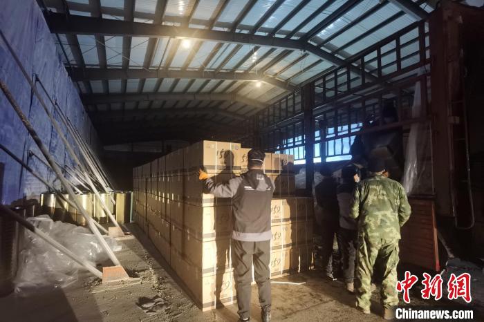 ���L�������ߡ�ҹ���ˡ������ںں������ƕ�ǰ