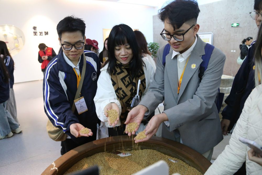 2026��3��30�գ����ӡ��tɫ�ЌW֮�á���Խ�������ںӱ����^���r�彨�O��