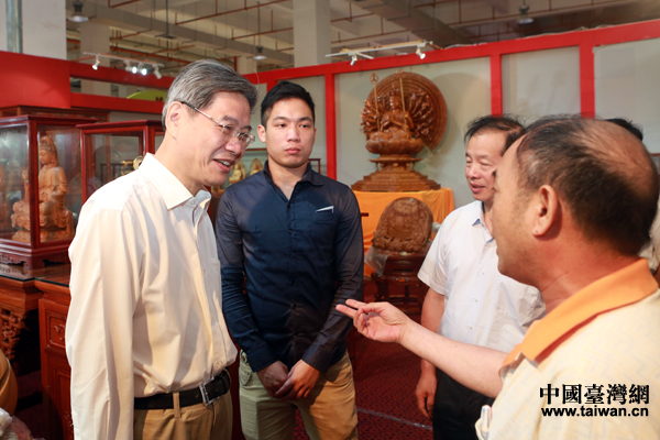 ��־܊���^�������﹤ˇ���g�ǣ��c�̼��H�н�Մ��