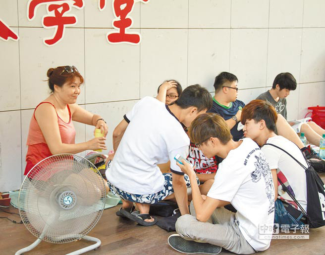 ���������_(t��i)������ןᡣָ����2������(ji��)��(ji��)���ߵĚ�رƵÿ������㿼���L���ܲ��ˣ���������ֻ�ð����L(f��ng)��