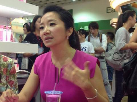 �վ��������������ģ�����ȫ������Ư����Ů��