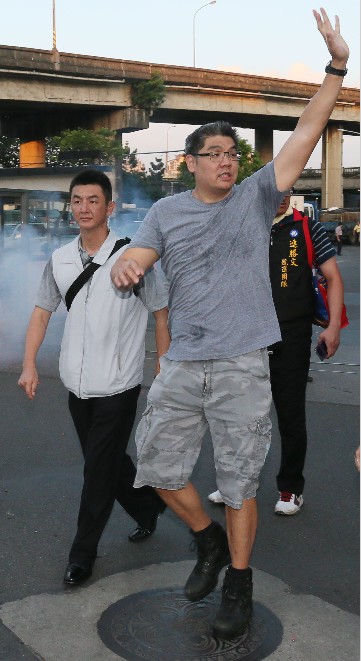 �B�����峿���L�Ј�(ch��ng)��Ʊ ��̧�x�飨�D��