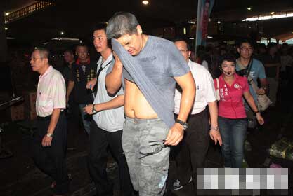 �B�������½ǲ���Ę�ϵĺ�ˮ