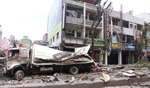 ���ۚⱬ�ą^����·һƬ�ǽ�