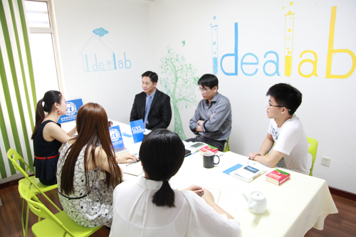 �_(t��i)�����AݼӢ��(hu��)��ϯ�����t��ʿ���Lȫ�������I(l��ng)��(d��o)��(li��n)�˱�������