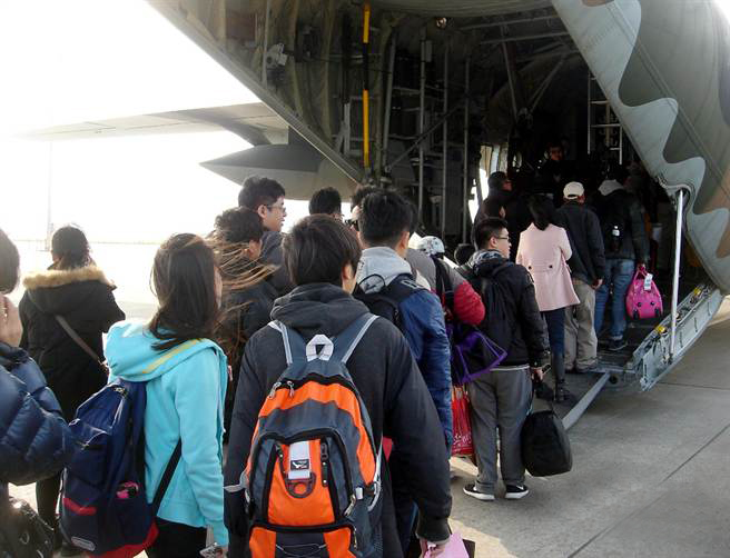 �_�����T���Ӵ��\Ӌ��������C-130�������\ݔ�C���ÿͷ��l(xi��ng)�^��