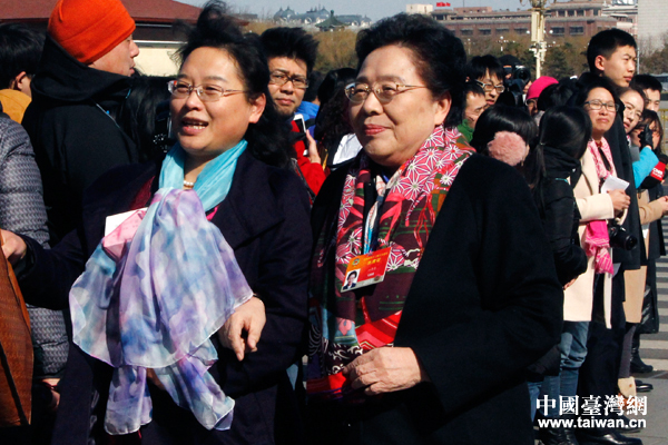 �M�D��ȫ��(gu��)���f(xi��)ʮ�������Ε�(hu��)�h�_(k��i)Ļ��(hu��)��Ӱ