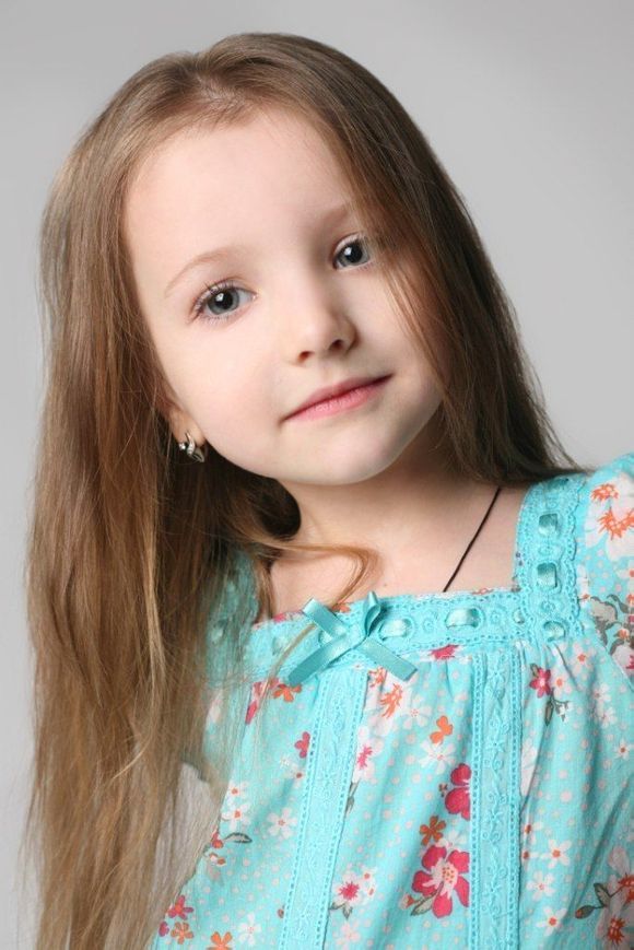 �������ˊʘ�Ӎ ���_˹�}��ͯģ��������(Angelina Kurkina)�l��һ�M����,��Ƭ��С�������Ͱ�׃,�·��`�䷲�g��