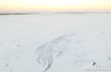 �������˹���� ���v܇ѩ���뉺��Ů�ј�ò(�D)