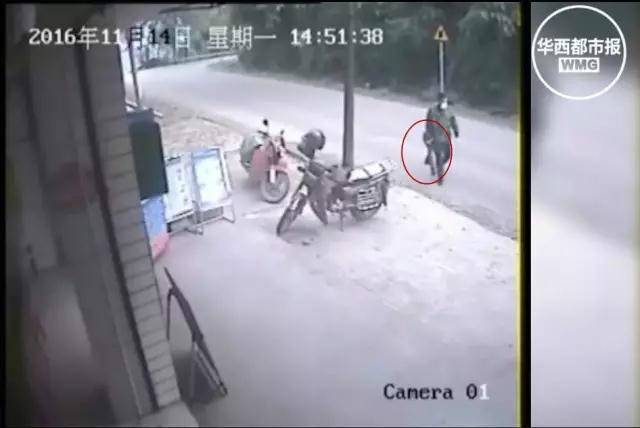 11��14������2�c51�֣�һ��ƽ�^���������Բʱ��b��������ɫ���ֺͰ�ɫ���ף��������Բ�ѝ�Ӱ�������һ���ܠ��ͻȻ�_�M�Ĵ��Y��И����h��������͈���]���I�I����ֱ���C�Ϲ��_��