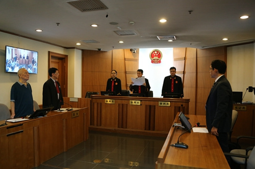  ����һ�����ЬF���D������һ��Ժ���D