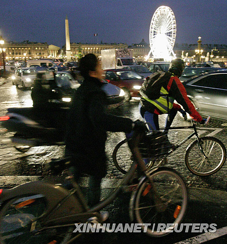 �����˴󹫄ՆT�ϕ��l��24С�r�T��