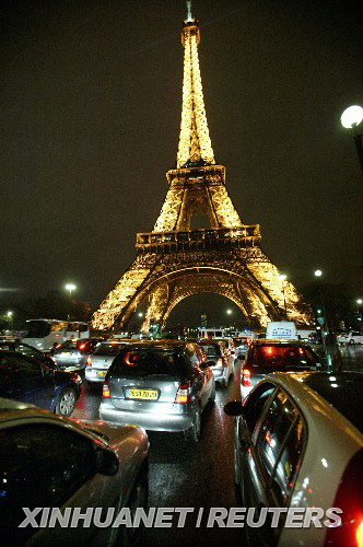 �����˴󹫄ՆT�ϕ��l��24С�r�T��