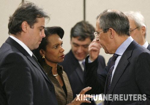 12��7�գ��ڱ����r�׶������������s�����e�еı��s�����_˹�������h�ϣ����_˹���L�����_���ң��c����������ه˹���������Մ�������_�����ʾ���������КW������������ϵ�yӋ����Ӱ푶��_˹�c���s�ڌ�����������ĺ����� ���A��/·͸