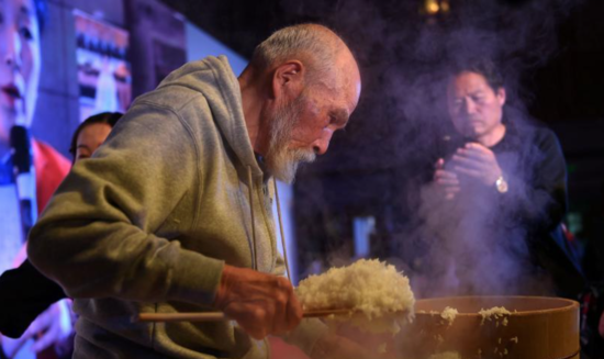 ����50��ĕr�gȥ��һ������,׌ȫ���˓�����.