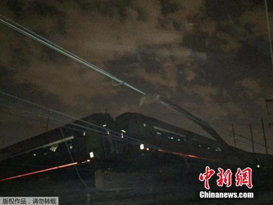 �������ؕr�g5��12������һ�������F·��˾�Ļ�܇���M�Ǹ��m�˸���Ó܉����������50���܂���������������ȫ���V����˾(NBC)�M���ҕ�_��������عنT�Q��8��10��܇��Ó܉������50���܂������نT��δ͸¶���ߵ���r���@�л�܇ԭ���ļ~�s�_���Aʢ�D�؅^��܇���d�мs240�ˡ�