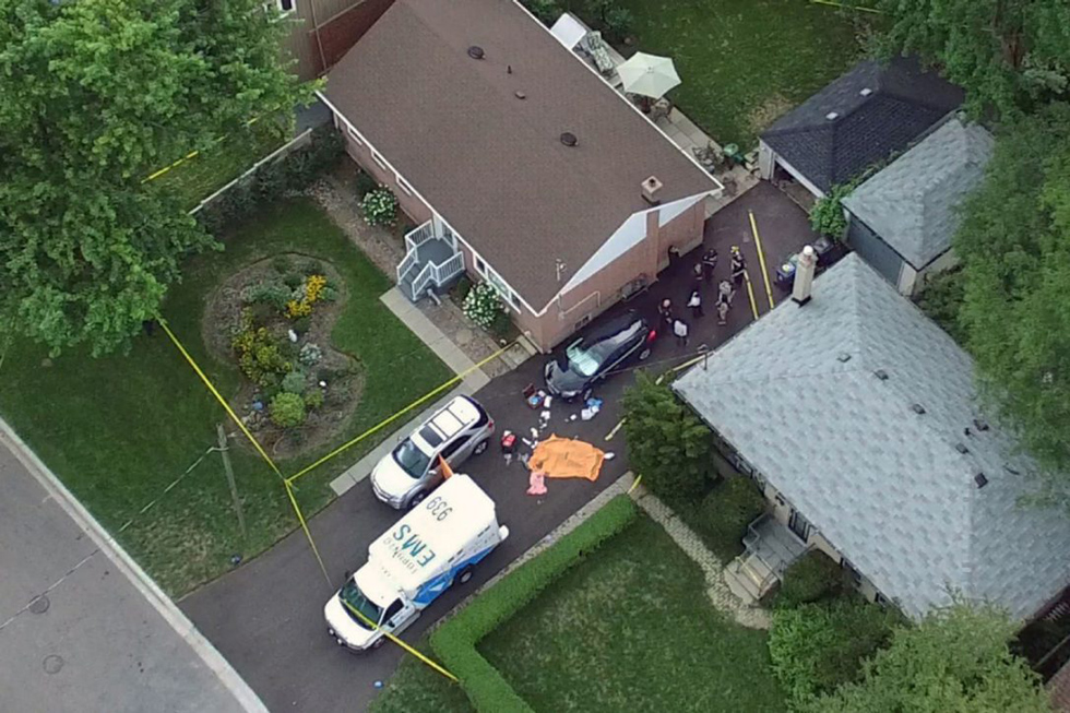 �DƬĬ�J���}